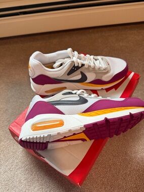 Nike White, Burgundy & Gold Air Max Correlate Sneakers